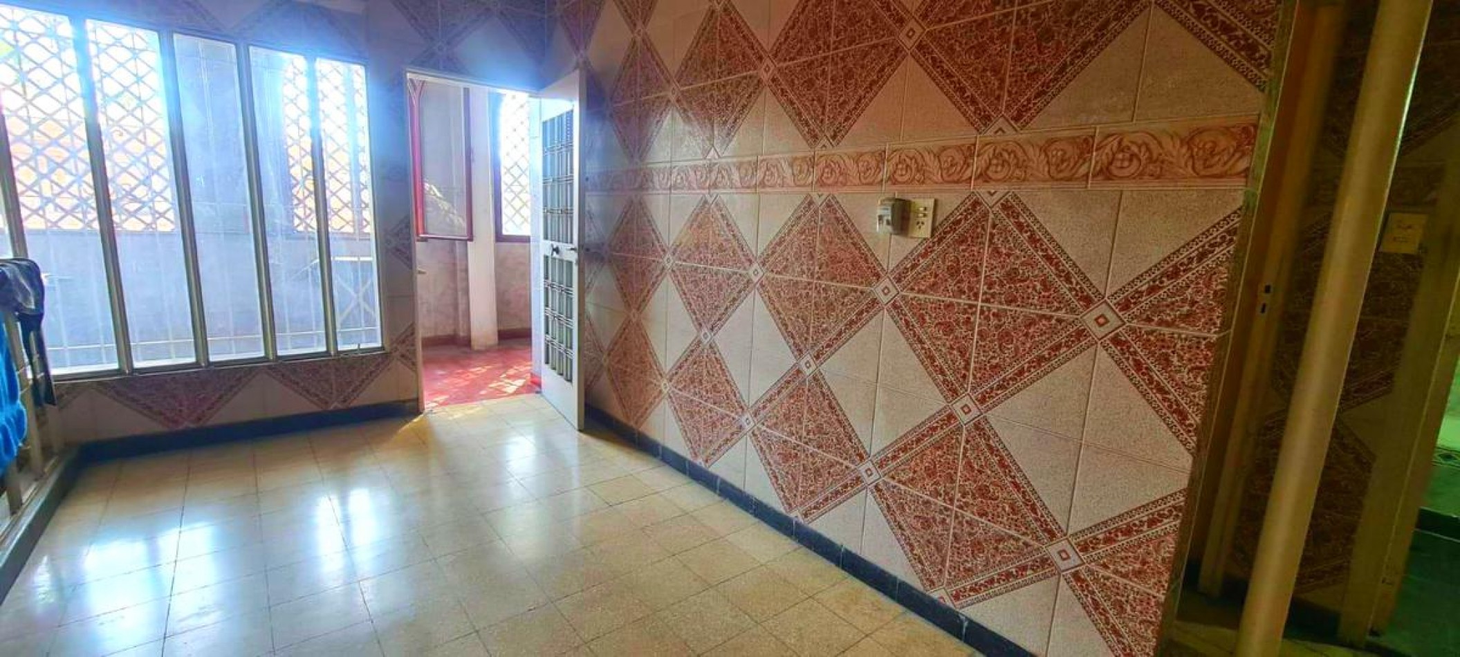 Casa a Refaccionar. Rioja 900