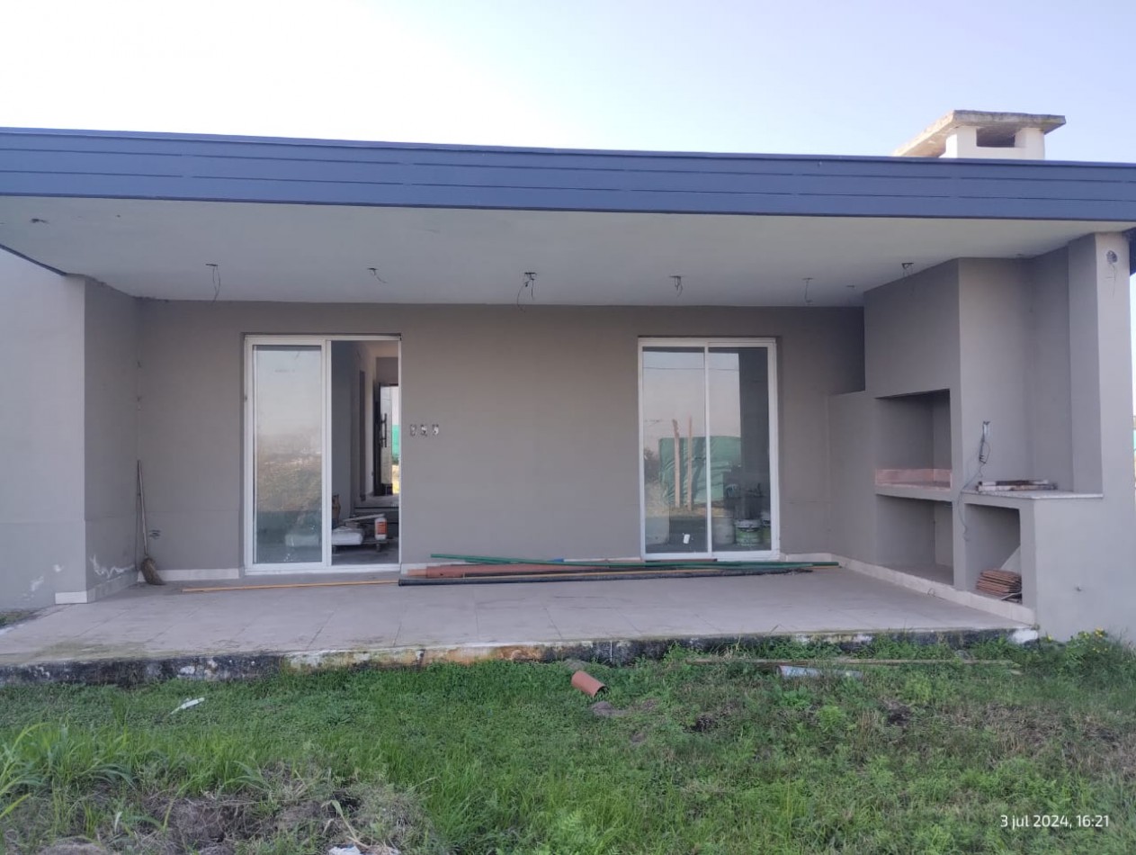Casa NUEVA A ""TERMINAR"" - Yerba buena