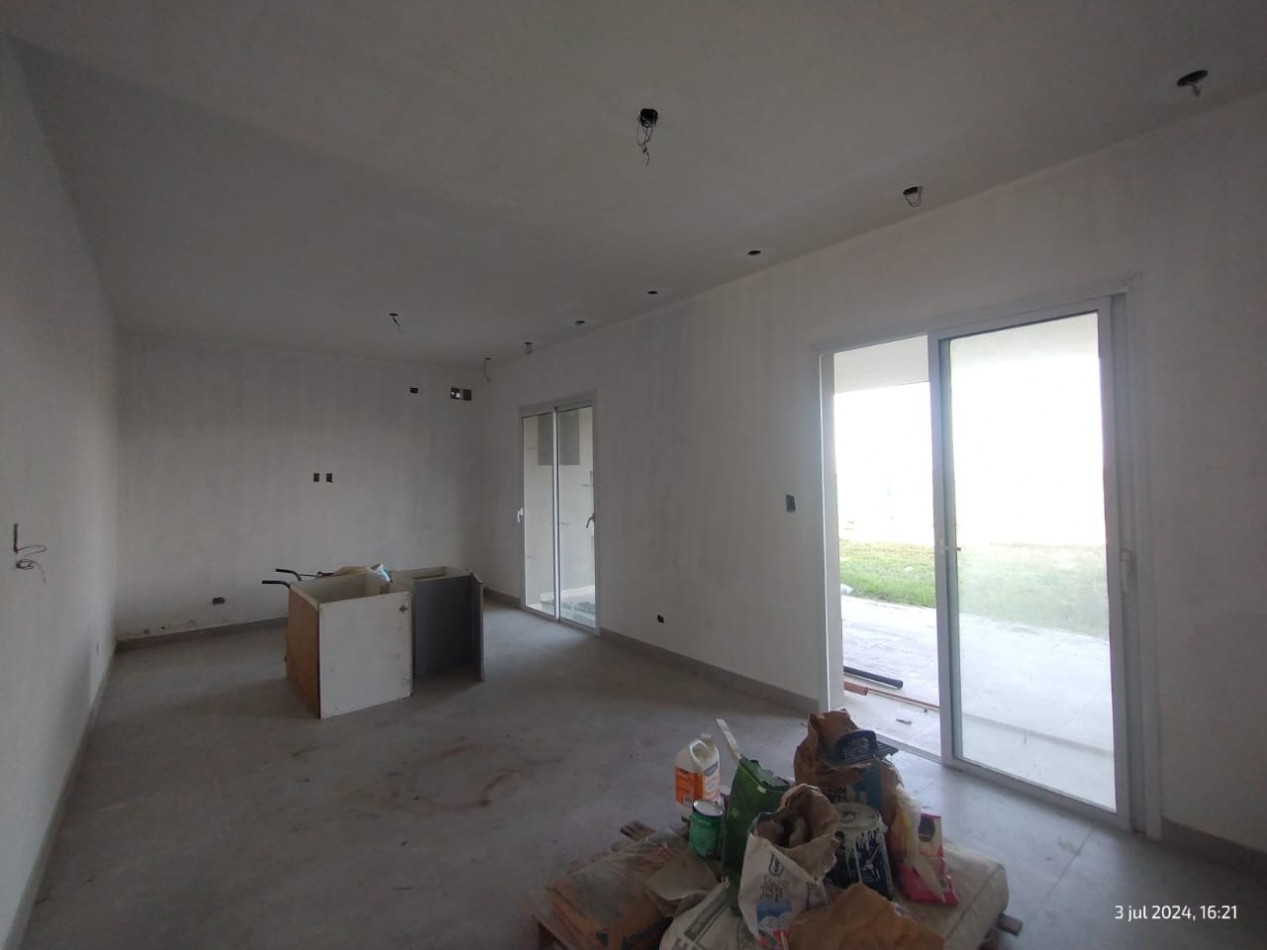 Casa NUEVA A ""TERMINAR"" - Yerba buena