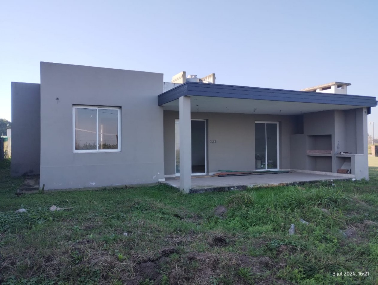 Casa NUEVA A ""TERMINAR"" - Yerba buena