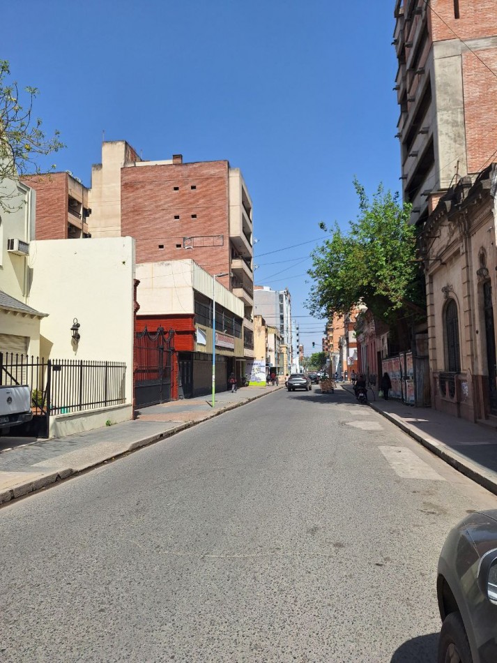 CASA A REFACCIONAR/DEMOLER LAS HERAS 150