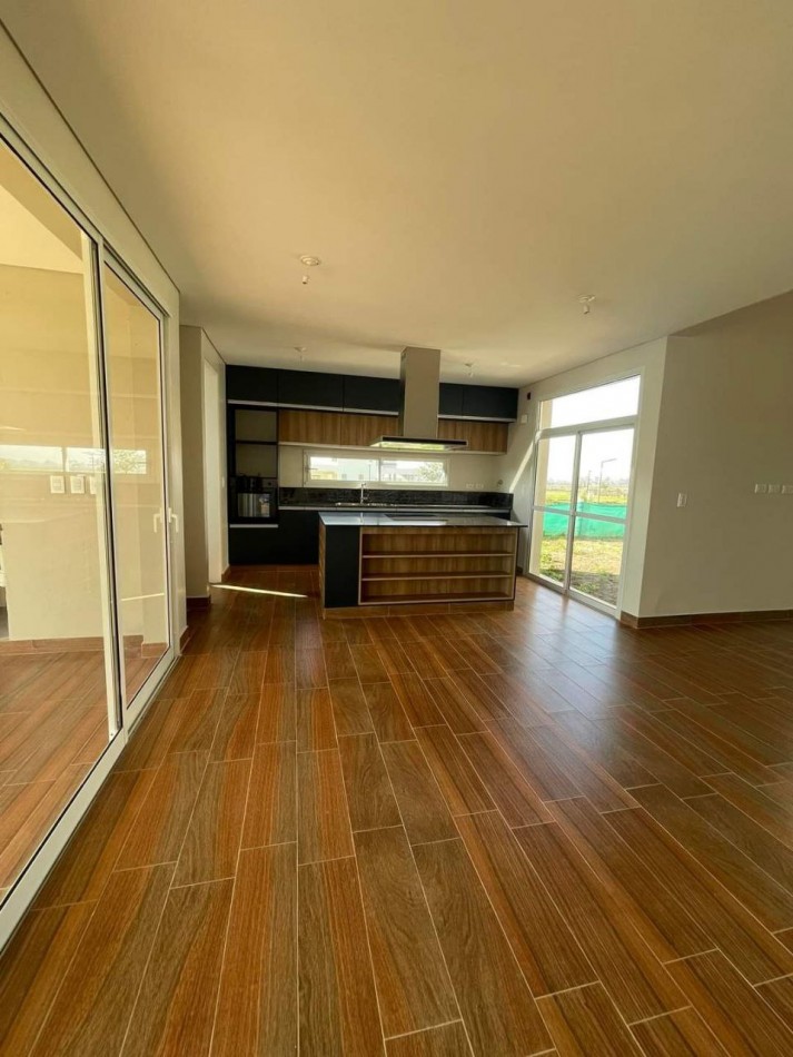 CASA A ESTRENAR - B° LAS LIMAS - Y.B.