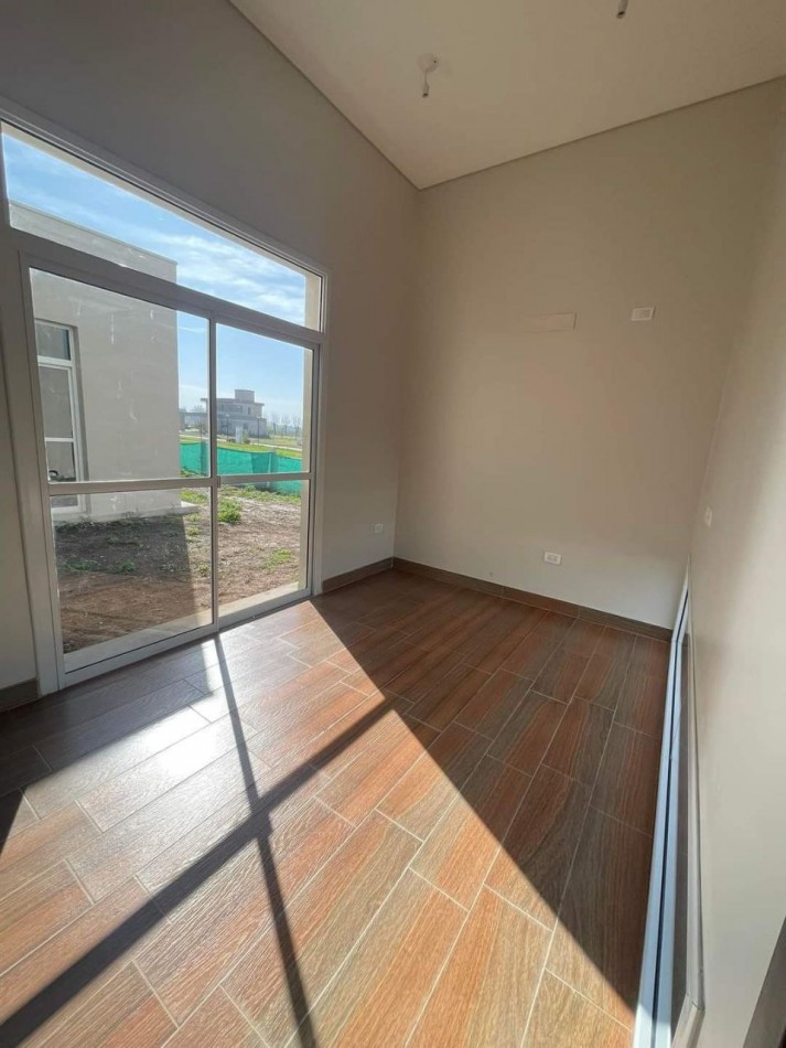 CASA A ESTRENAR - B° LAS LIMAS - Y.B.