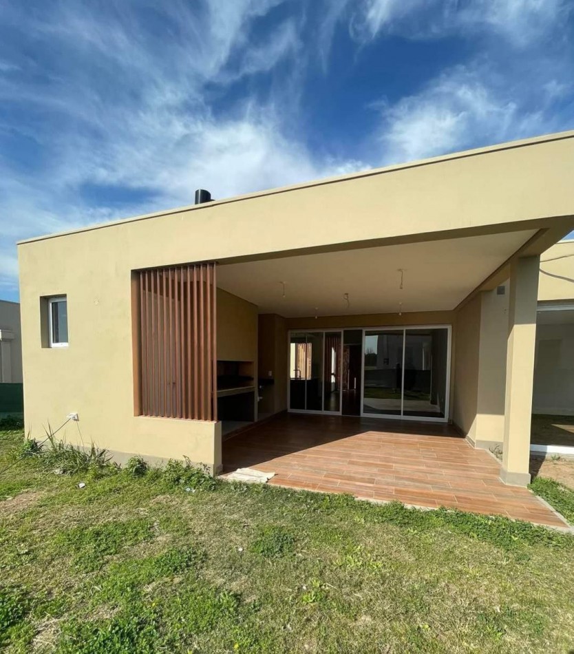 CASA COUNTRY LAS LIMAS Y.B.
