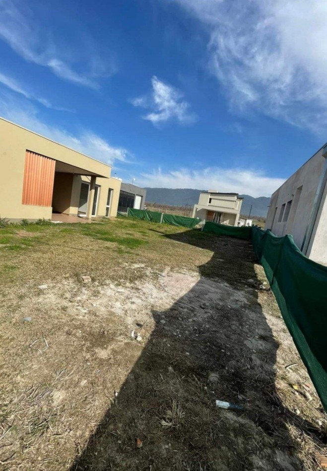 CASA COUNTRY LAS LIMAS Y.B.